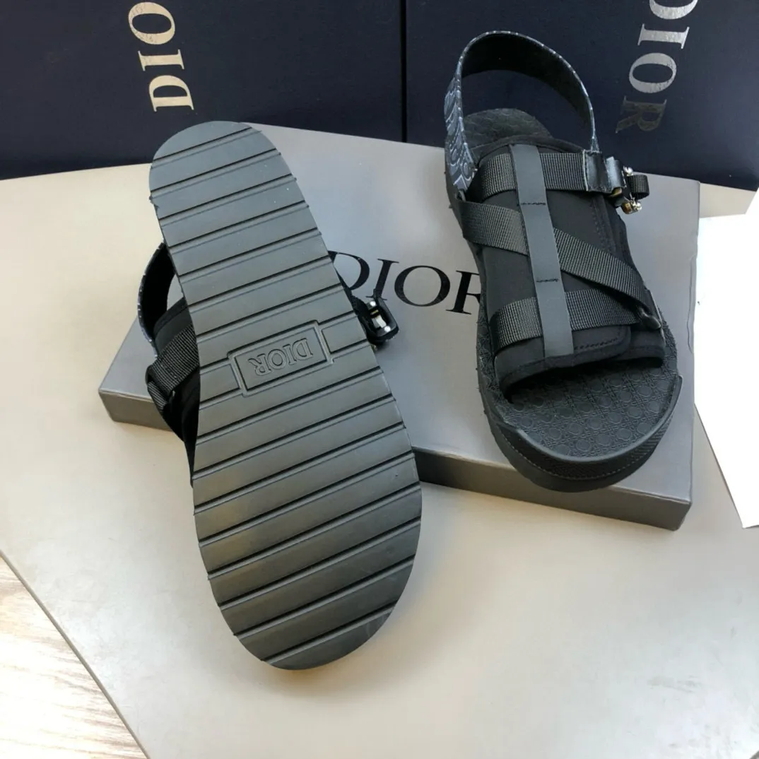 Factory price: 340💰Dior men’s counters are selling sandals at the same time✔️Imported brand printing/selected high-quality calfskin, highlighting high-end elegance and exquisite workmanship. Soles: original soles specially provided by the original factory, hot-selling physical products🔥Normal size: 38-44, customized 45